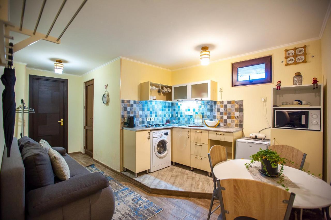 Apartments Beautiful Tbilisi On L.Meskhishvili Turn 1 Bagian luar foto