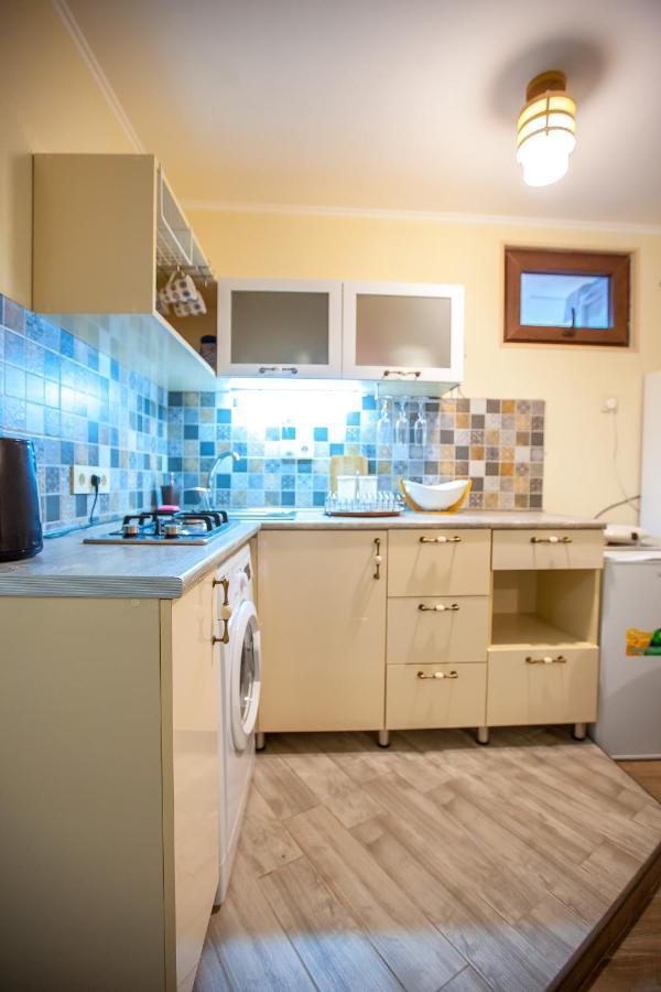 Apartments Beautiful Tbilisi On L.Meskhishvili Turn 1 Bagian luar foto